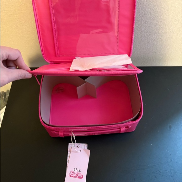 BÉIS x Barbie Pink Travel Case - Picture 3 of 4